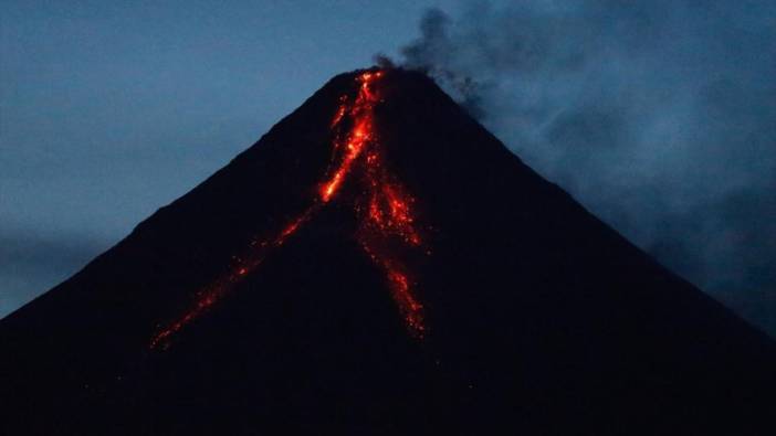 Filipinler'de Mayon Yanardağı'nın çevresindeki tahliyeler sürüyor