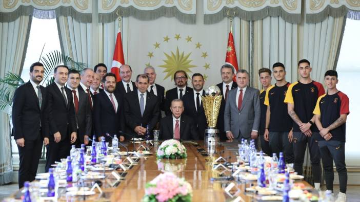 Cumhurbaşkanı Erdoğan, Galatasaray futbol takımını kabul etti