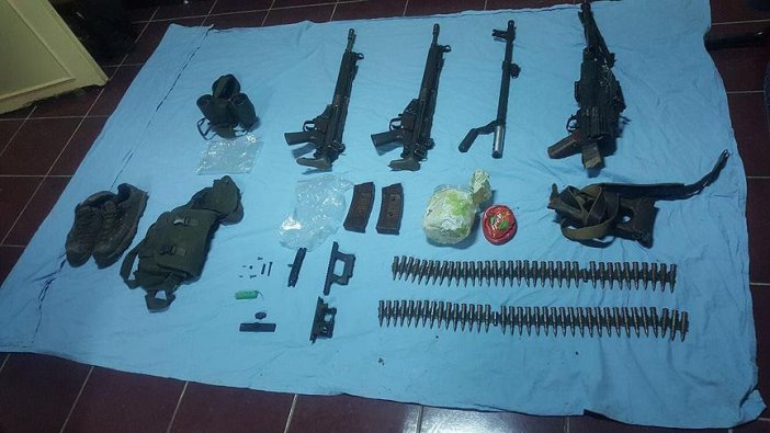 Şehit askerlerin kayıp silahları toprağa gömülü bulundu