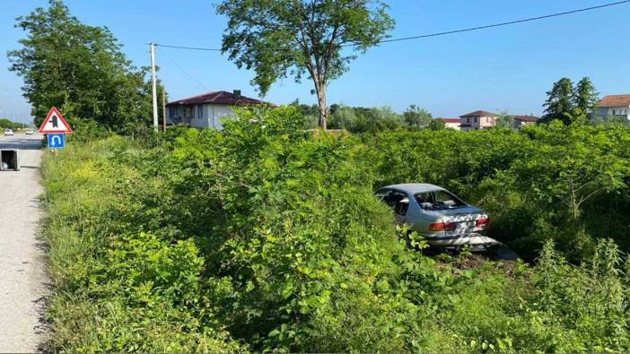 Samsun'da otomobil şarampole yuvarlandı; 3 yaralı