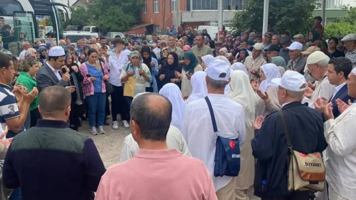 Ayvacık’ta hacı adayları kutsal topraklara uğurlandı