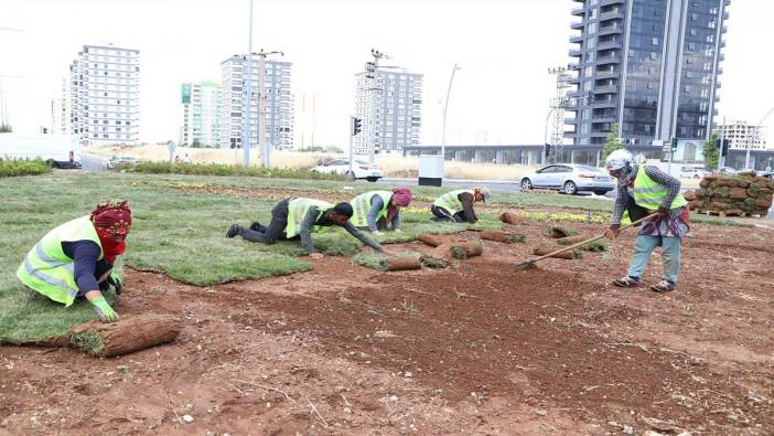 Diyarbakır’da bulvar yeşillendirme çalışmaları hız kesmeden devam ediyor