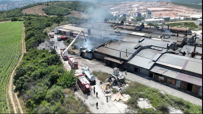 Bursa’da boya fabrikasında yangın paniği: Yaralılar var