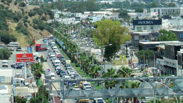 Bayram yoğunluğu başladı; Bodrum’a 1 günde 25 bin araç giriş yaptı