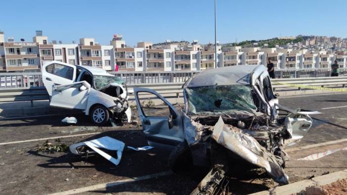 Şanlıurfa'da hafif ticari araç ile otomobil çarpıştı: 5 yaralı