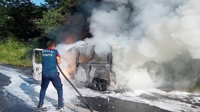 Zonguldak'ta bir otomobil alev alev yandı