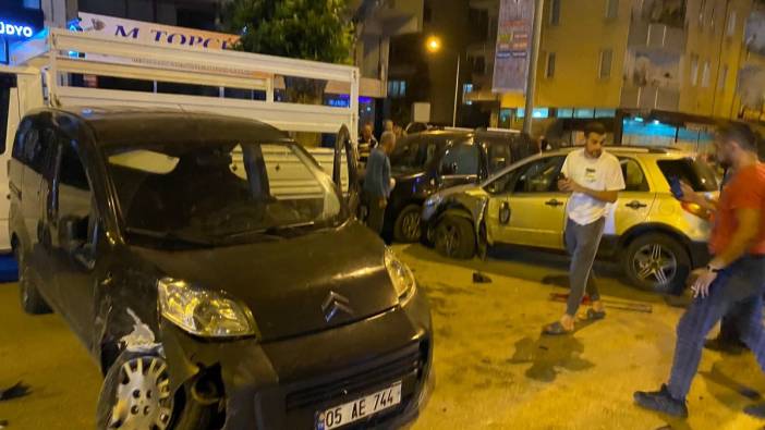 Amasya’da üç aracın çarpıştığı kaza kamerada