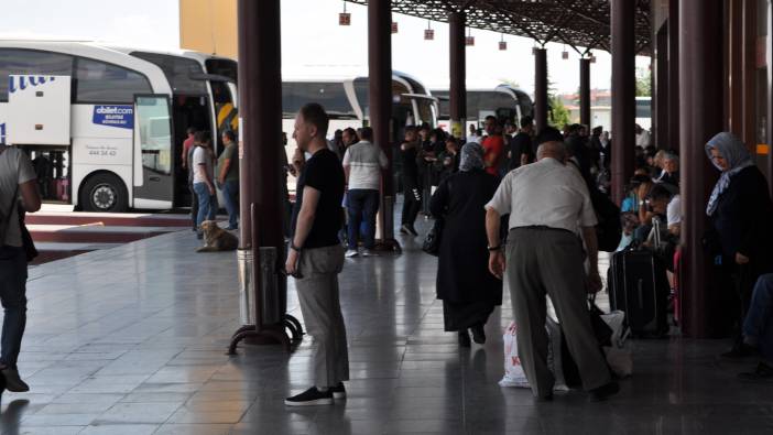 Otogarda bayram yoğunluğu başladı