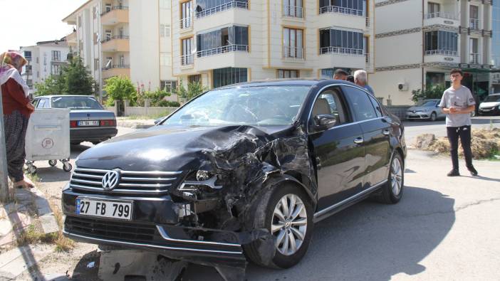 Elazığ’da pikap ile otomobil çarpıştı: 4 yaralı