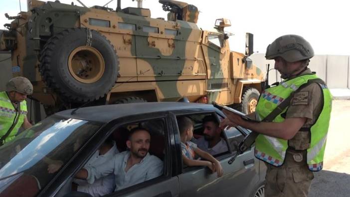 Teröristlerin korkulu rüyası olan Moray Üs Bölgesinde yol kontrolü