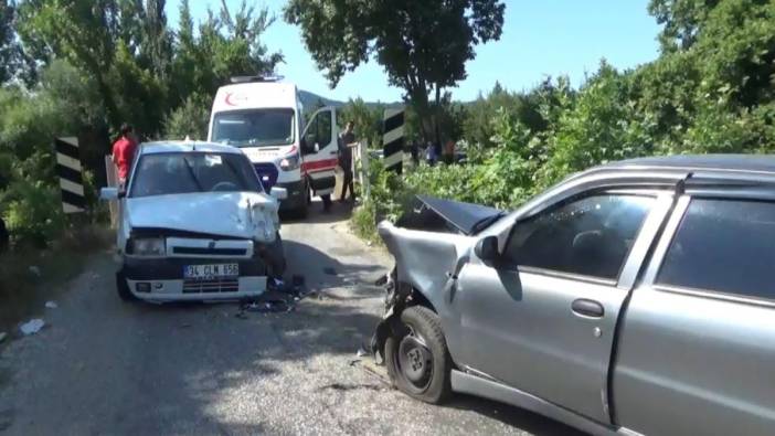 Çanakkale'de trafik kazası: 8 yaralı