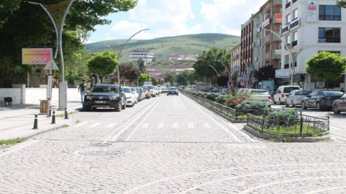 Bayburt'ta en işlek caddede bayram sessizliği!