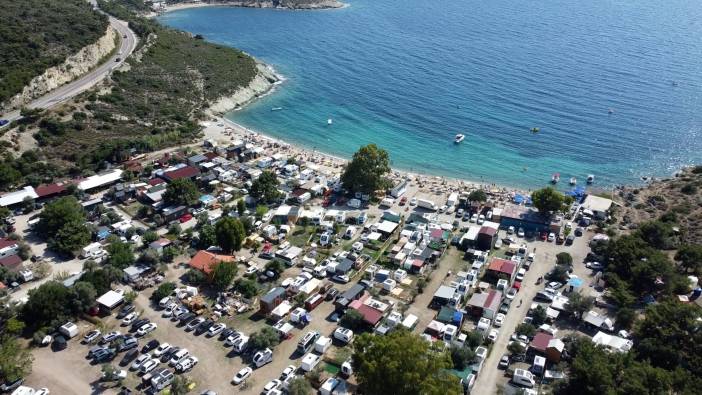 Karavan tatilcileri Foça'ya akın etti