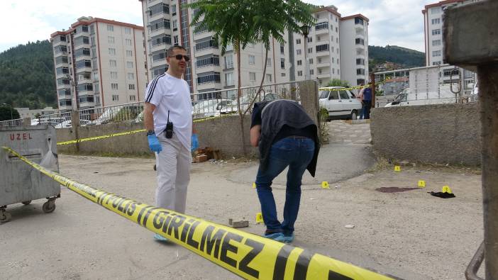 Önce bıçakladı sonra av tüfeğiyle vurdu