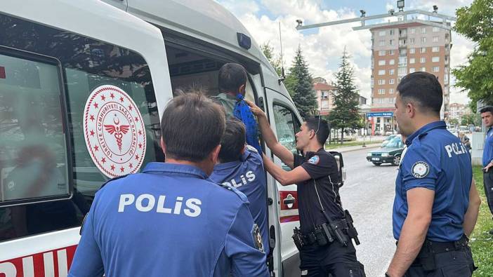 İki çocuğunu dilendiren baba, polise saldırdı