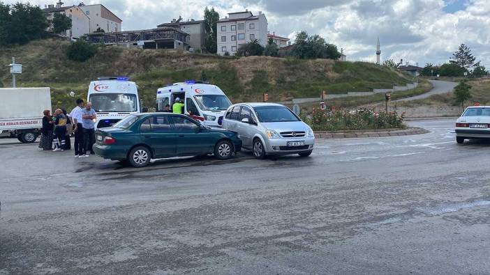 Bayram gezmesinde trafik kazası; 3’ü çocuk 5 yaralı