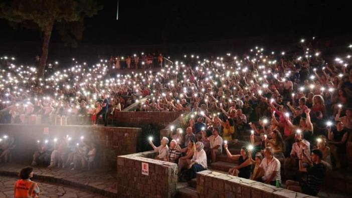 Ünlü sanatçı Cem Adrian Marmaris’i coşturdu