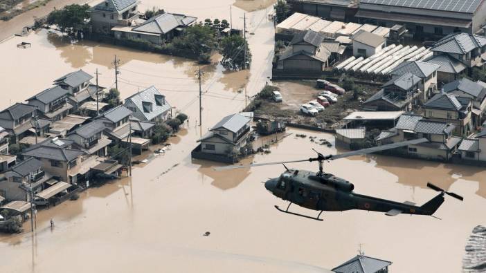 Japonya'da sel ve toprak kayması: 1 ölü, 2 kayıp