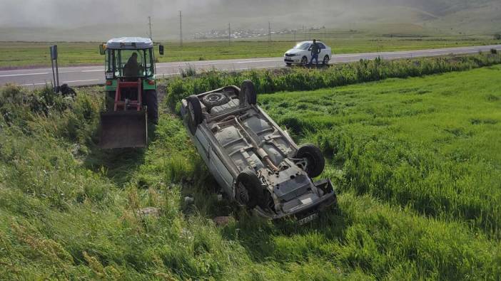 Düğün konvoyuna katıldı; otomobil şarampole devrildi: 5 yaralı