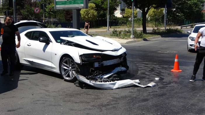 Ataşehir’de kırmızı ışık ihlali kazası: 1 yaralı