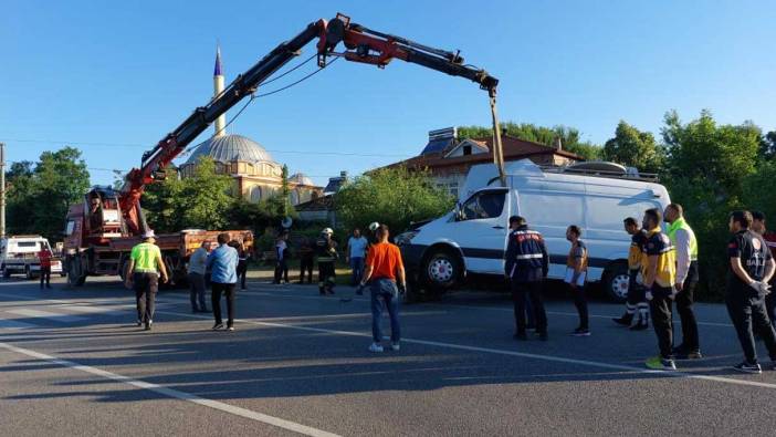 Canlı yayın aracı kaza yaptı: 2 ölü, 1 yaralı