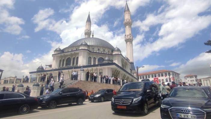 Tevhid Cami ibadete açıldı