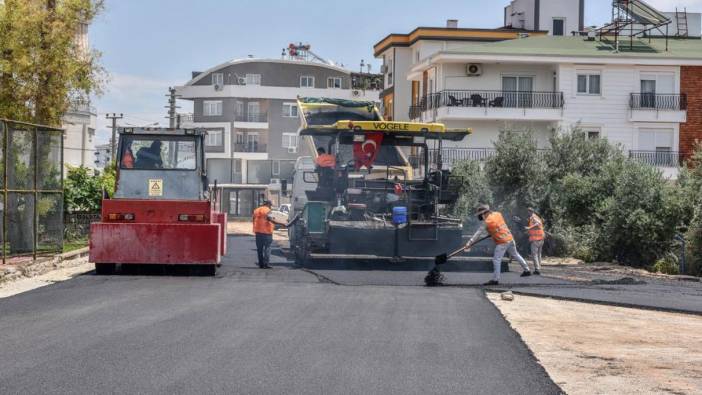 Kepez Belediyesi asfaltı bozulan yolları yeniledi