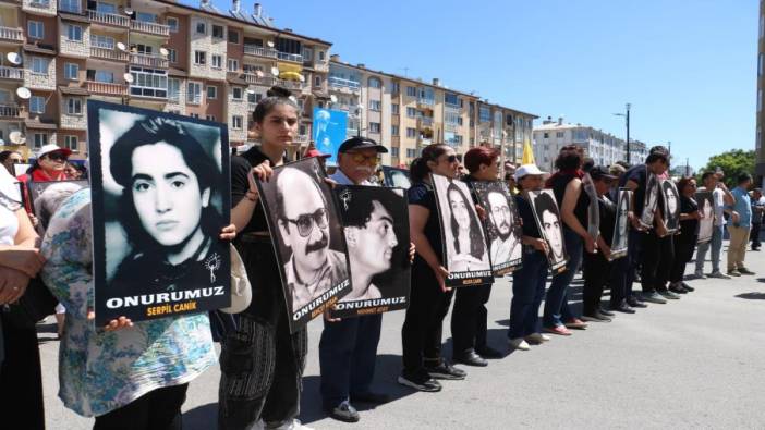 Yakılan Madımak Oteli'nde can verenler anıldı