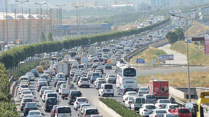 Ankara'ya giriş noktalarında bayram dönüşü yoğunluğu sürüyor