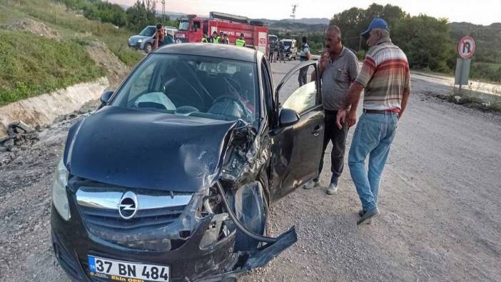 Kastamonu'da iki araç çarpıştı; 10 yaralı