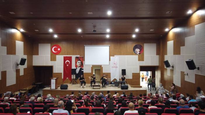 Muğla’da depremzedeler bayram konseri ile moral buldu