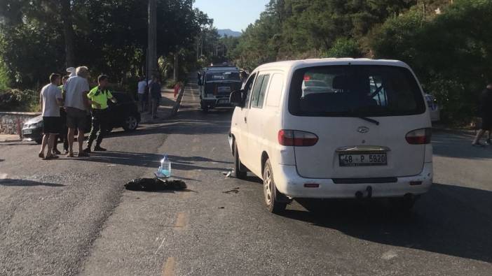 Motosiklet ile minibüs çarpıştı: 1 ölü, 1 yaralı