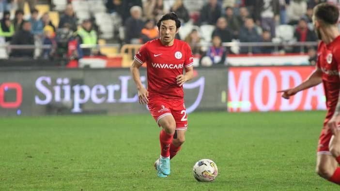 Antalyaspor'da Japon orta saha Nakajima ile yollar ayrıldı