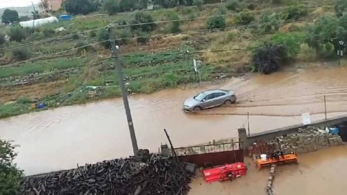 Bursa’da şiddetli yağış hayatı felç etti! Dereler taştı