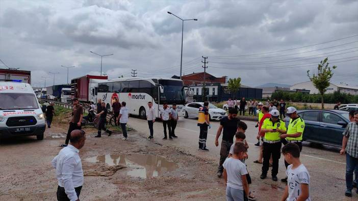 Tır kontrolden çıktı; 2 otomobili kazaya sürükledi