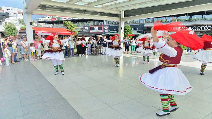 Dünya kültürleri Bursa sokaklarında