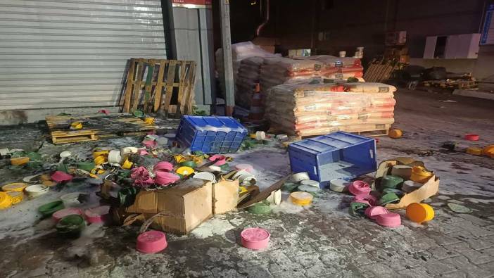 Esenyurt'ta plastik üretim tesisi alev alev yandı