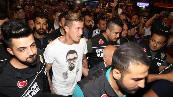 Kucka'ya coşkulu karşılama