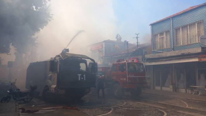 Muğla'da korkutan yangın: 13 iş yeri zarar gördü