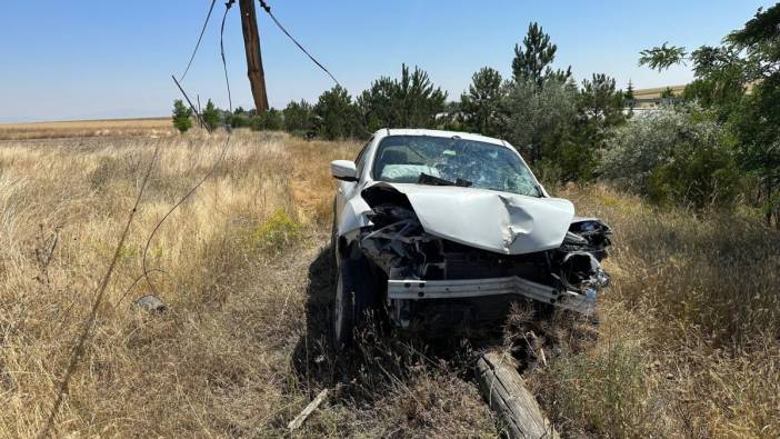 Tarım arazisine devrilen otomobilde 6 kişi yaralandı