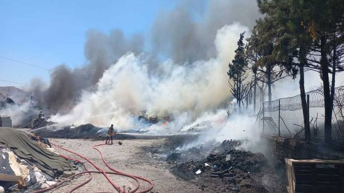 Ankara'da yatak fabrikası alev alev yandı!