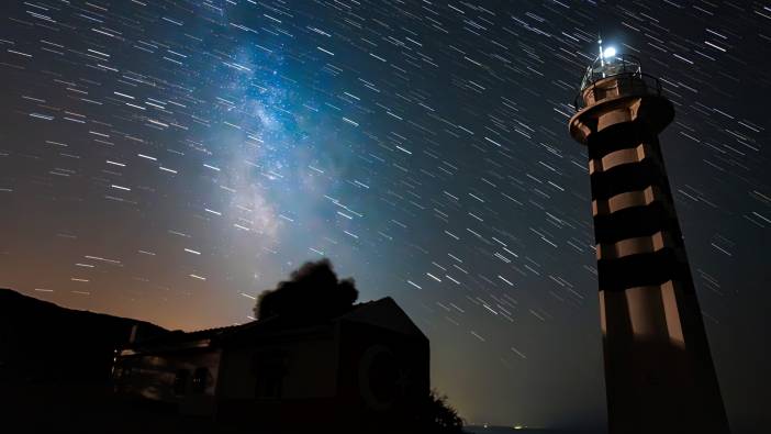 Deniz feneri gösterisi hayran bıraktı