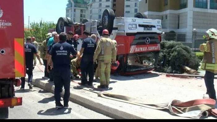 Pendik'te itfaiye aracı devrildi: Yaralılar var