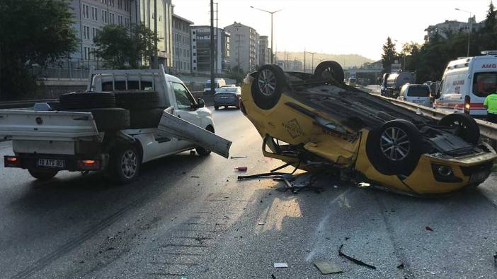 Ticari taksi kamyonetle çarpıştı: Takla attı!