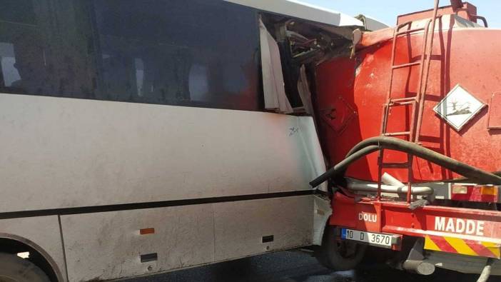 İzmir’de maden işçilerini taşıyan servis kaza yaptı: 16 yaralı