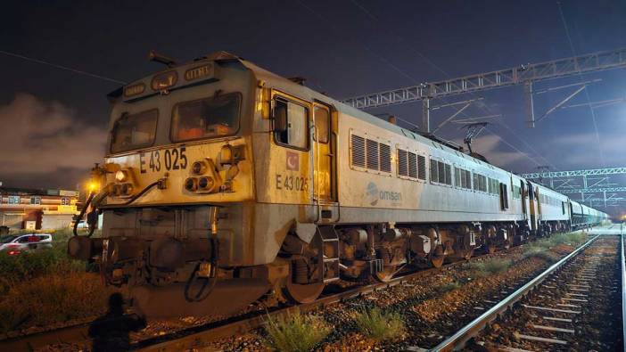 Raylardan geçmek istedi, trenin altında kalarak can verdi