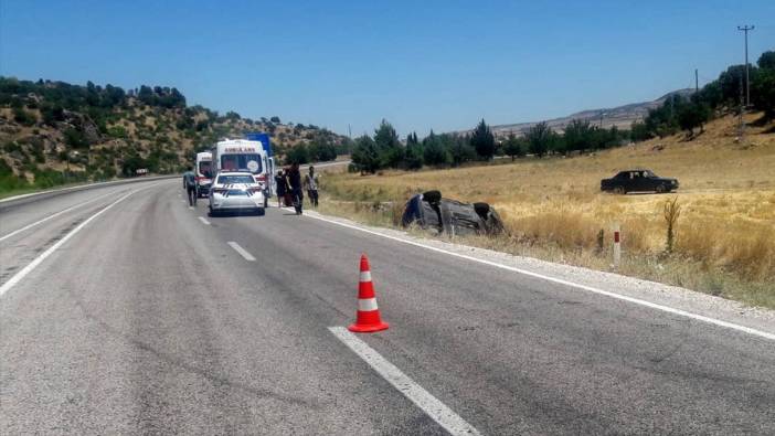 Adıyaman’da otomobil şarampole uçtu