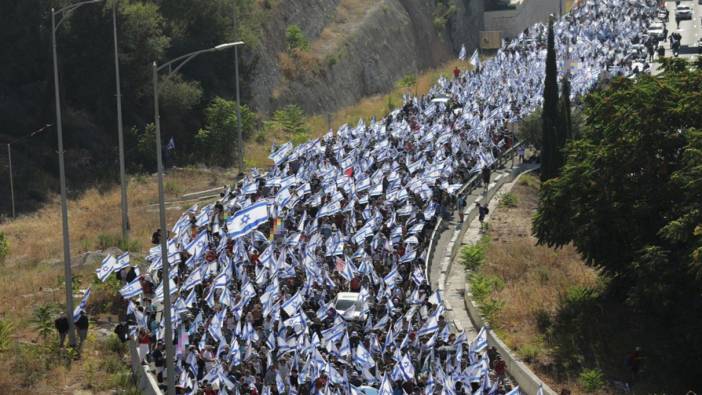 İsrail’de yargı reformuna karşı yürüyüş: On binlerce kişi Kudüs’e yürüdü