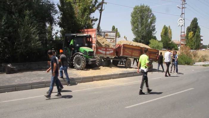 Muş'ta kaldırımda bekleyen aileye traktör çarptı: 1 ölü, 2 yaralı