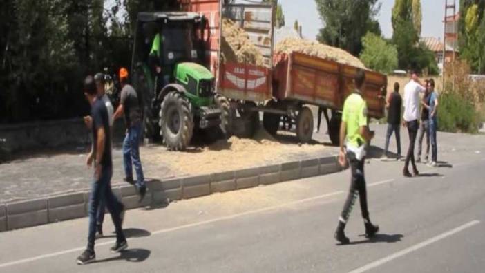 Traktör kaldırımda bekleyenlere çarptı: Can kaybı ve yaralılar var